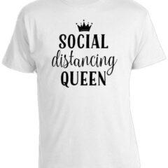 Футболка Social distancing queen