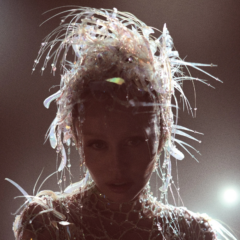 Miley Cyrus – Something Beautiful
